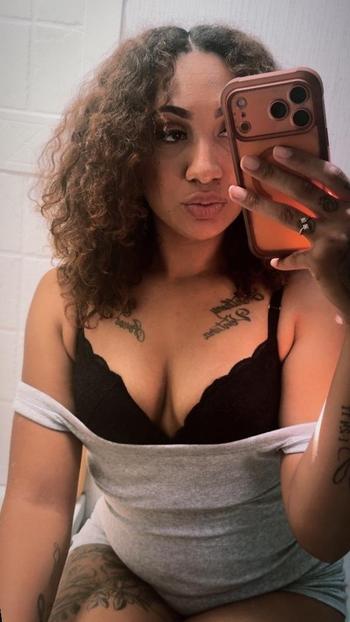 Star, 28  female escort, Concord